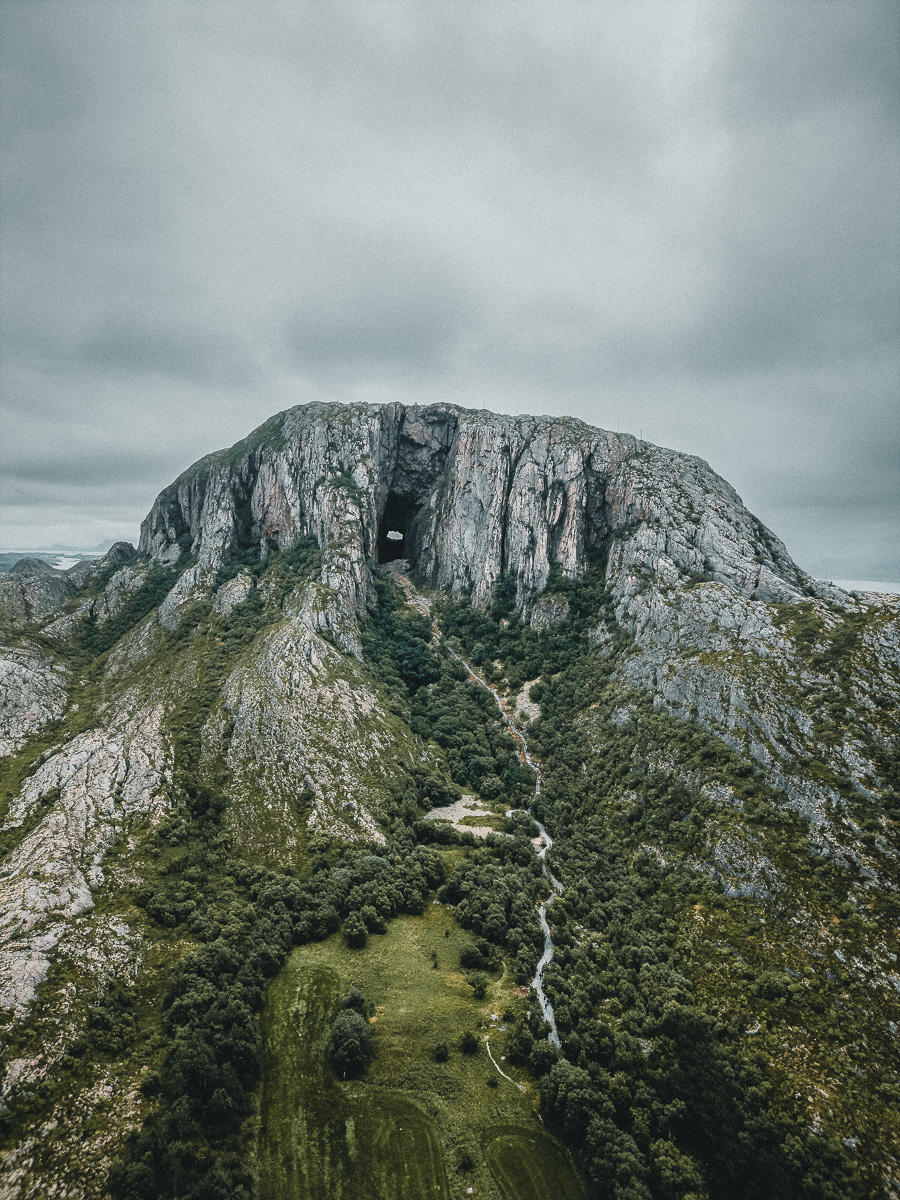 Torghatten, Helgeland
